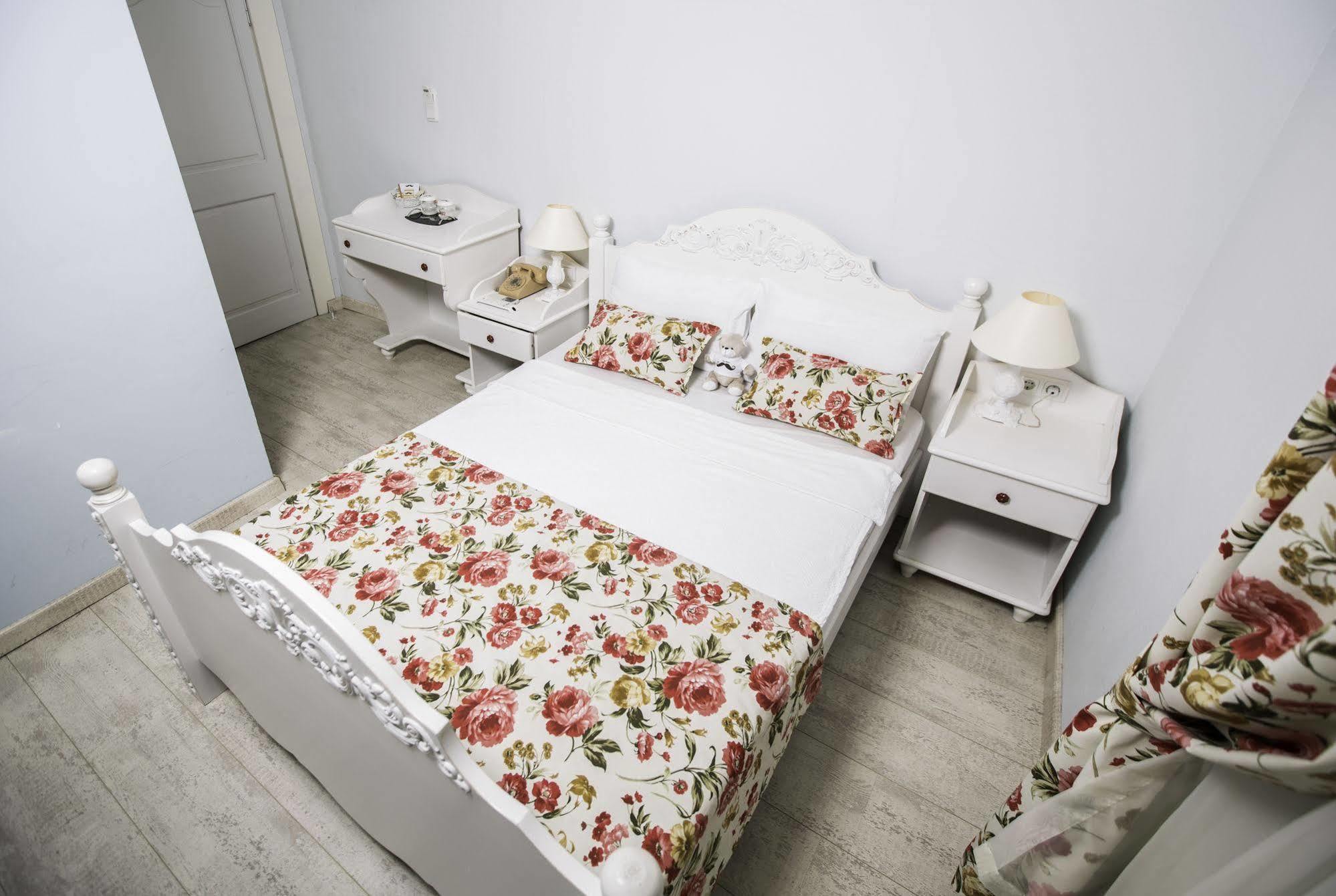 The White Hotel Алачати Экстерьер фото