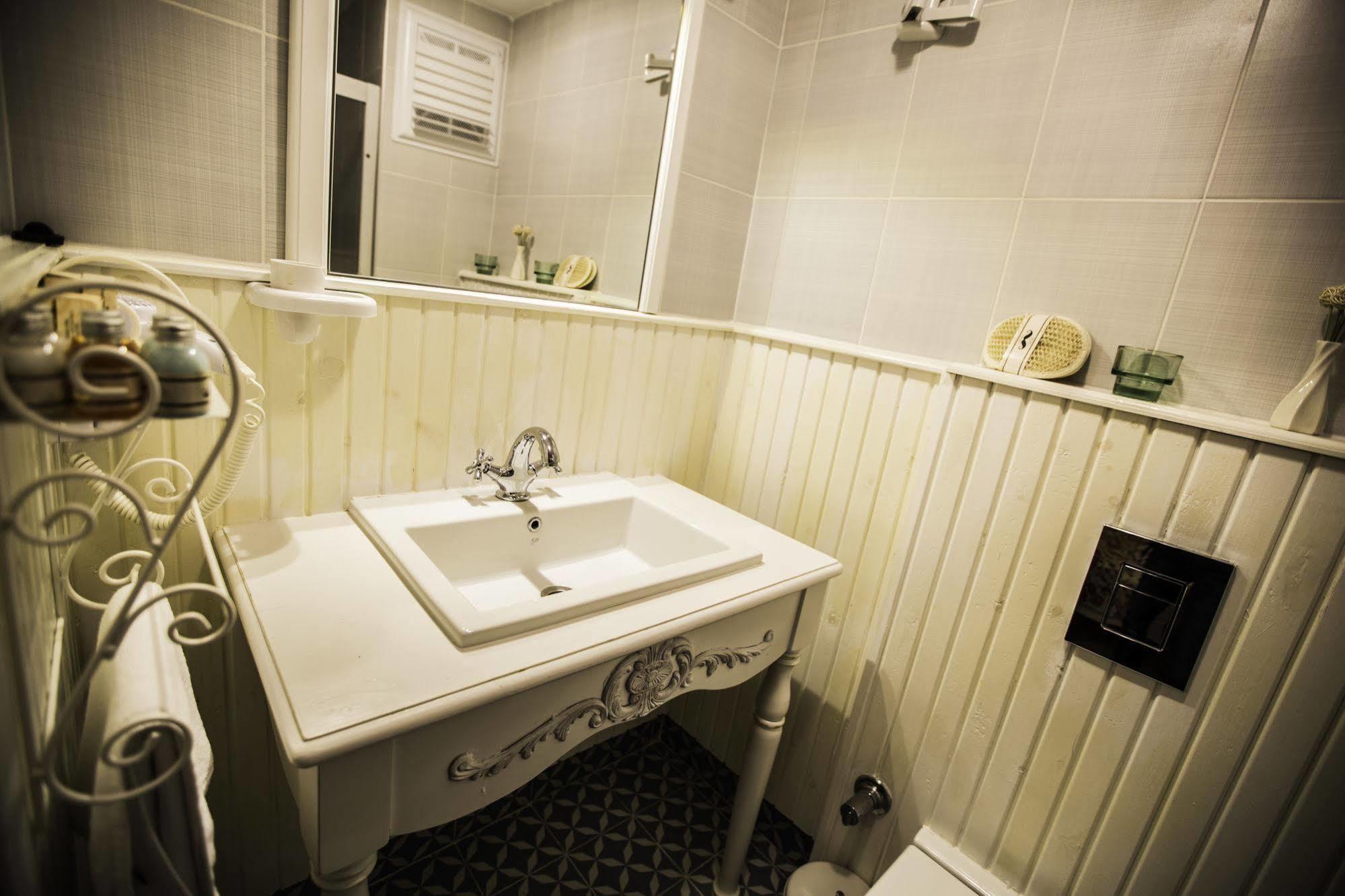 The White Hotel Алачати Экстерьер фото
