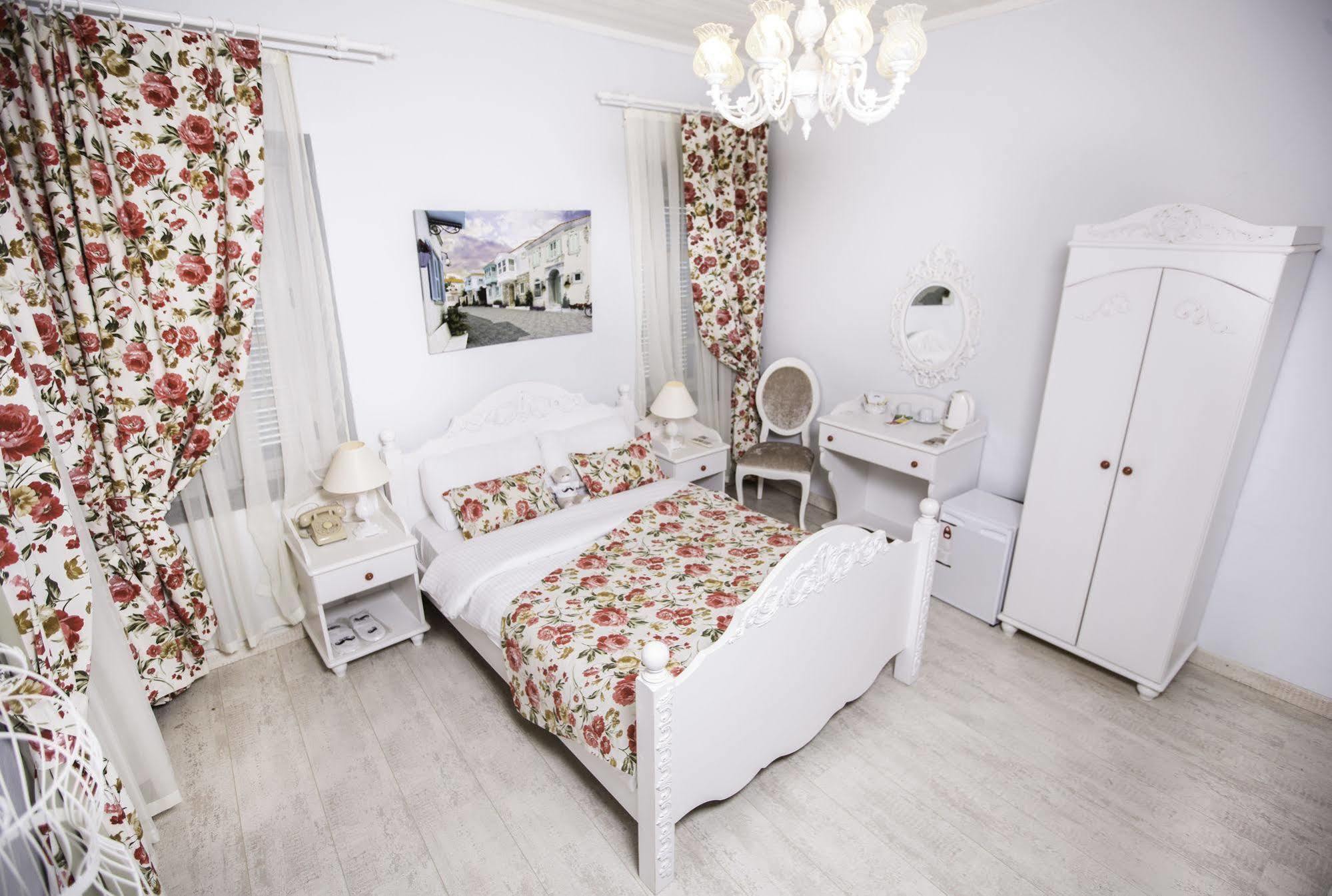 The White Hotel Алачати Экстерьер фото