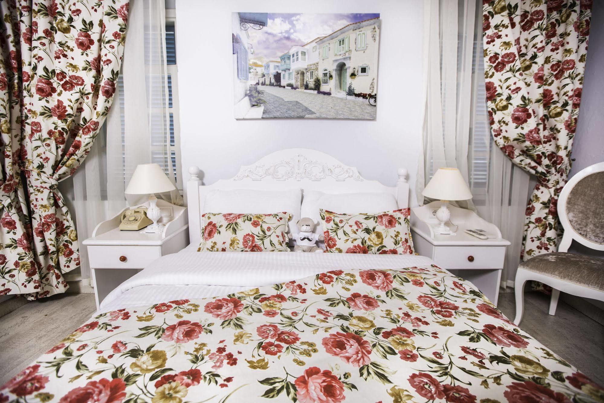 The White Hotel Алачати Экстерьер фото