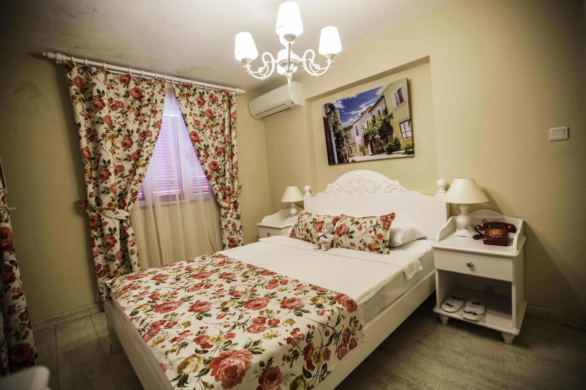 The White Hotel Алачати Экстерьер фото